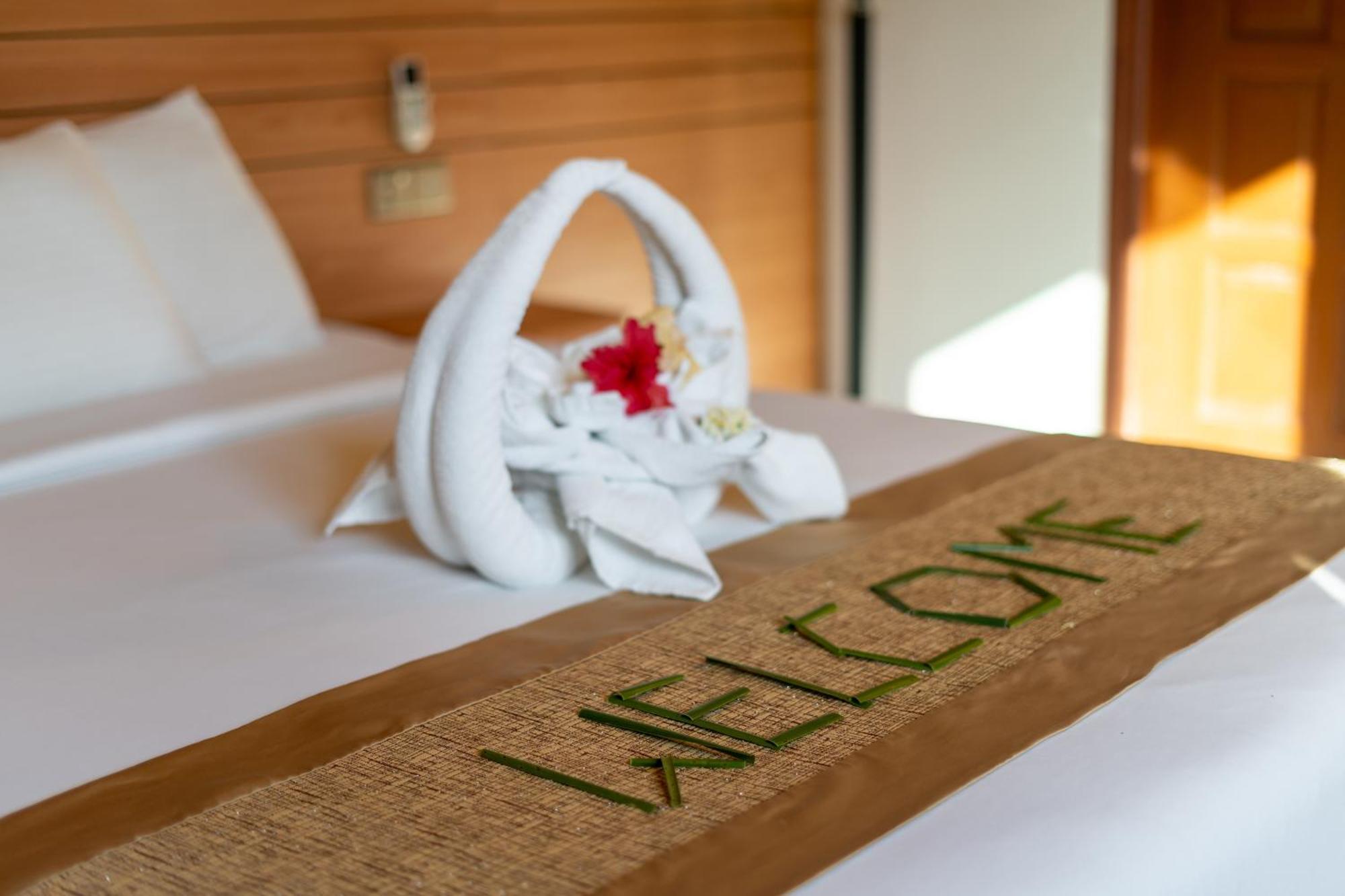 Nala Veli Beach & Spa Ukulhas Island Exterior photo